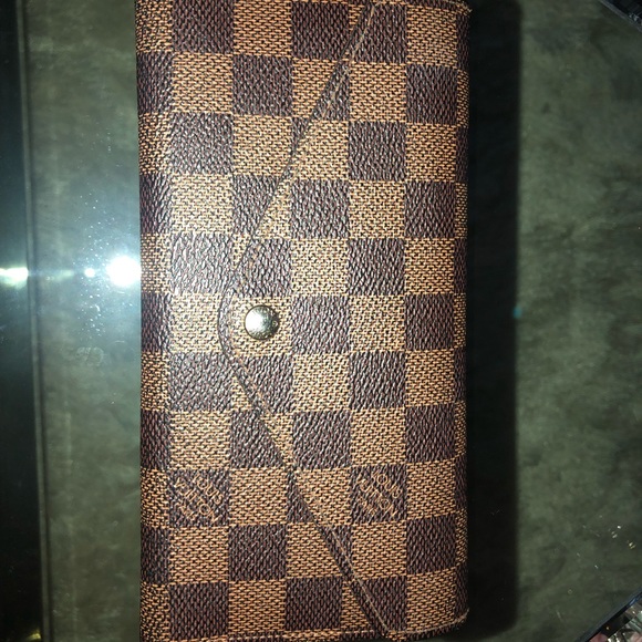 Authentic Louis Vuitton Women’s Wallet - Picture 2 of 8